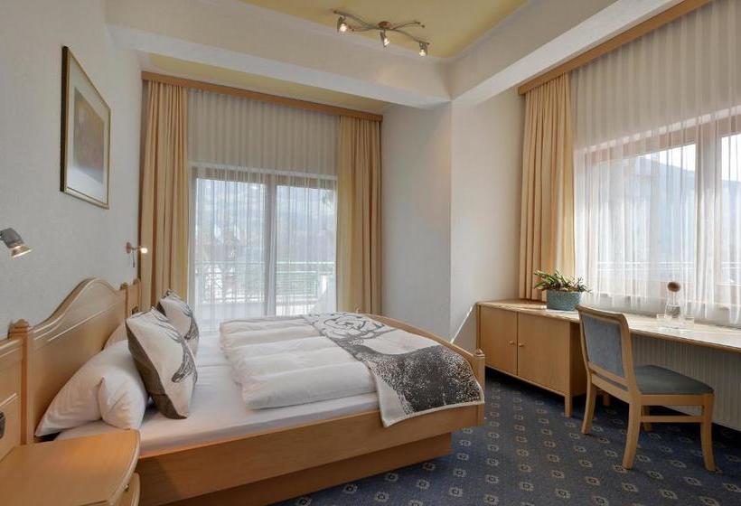 Отель Appartement Kostenzer