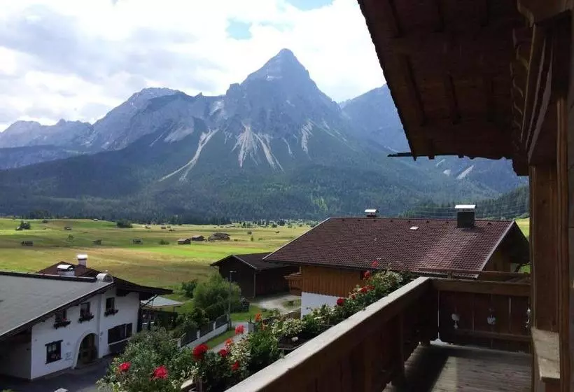 هتل Appartementhaus Untere Tanne
