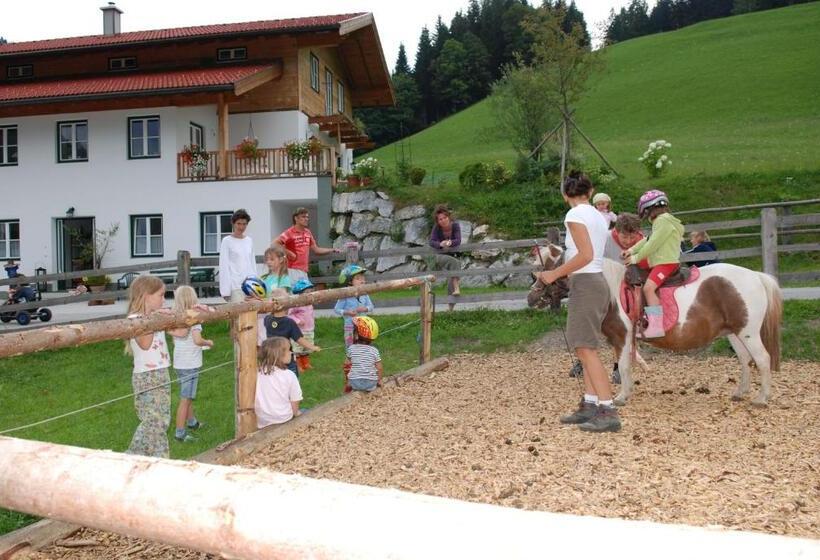 فندق Biobauernhof Windbachgut