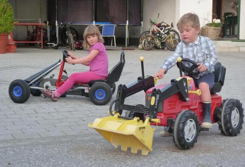 فندق Biobauernhof Windbachgut