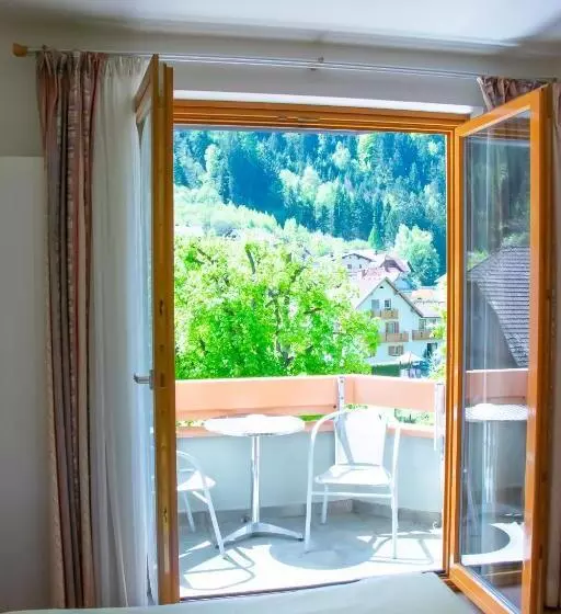 Hotelli Burgstallerhof
