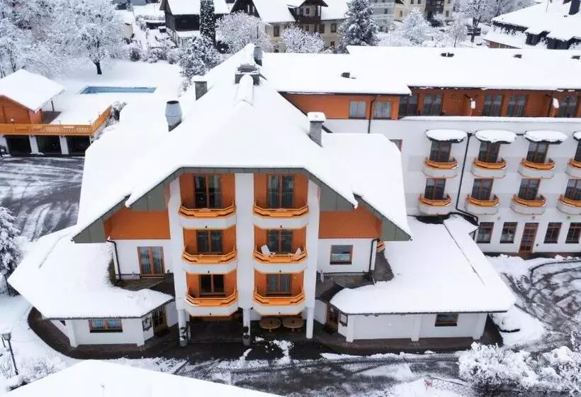 Hotelli Burgstallerhof