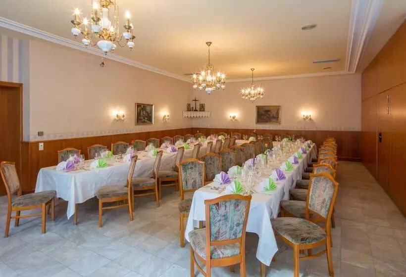ホテル Gasthof Restaurant Kollar Göbl