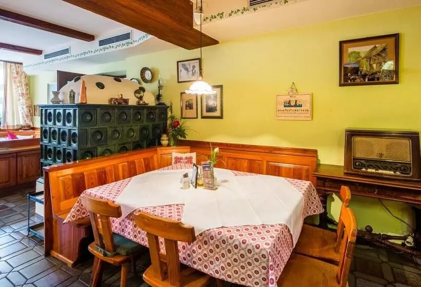ホテル Gasthof Restaurant Kollar Göbl