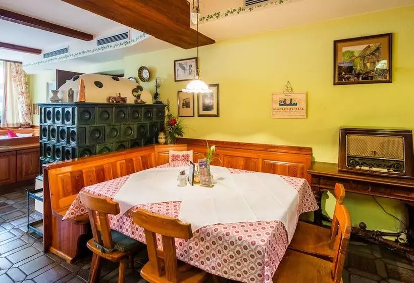 ホテル Gasthof Restaurant Kollar Göbl
