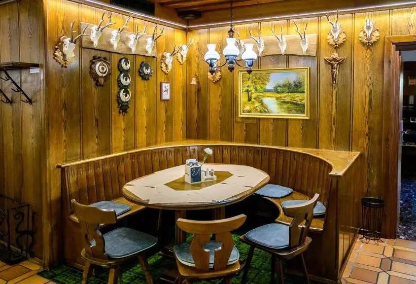 ホテル Gasthof Zum Jägerwirt