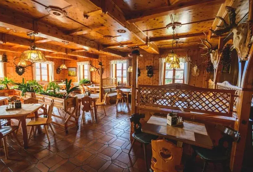 ホテル Gasthof Zum Jägerwirt