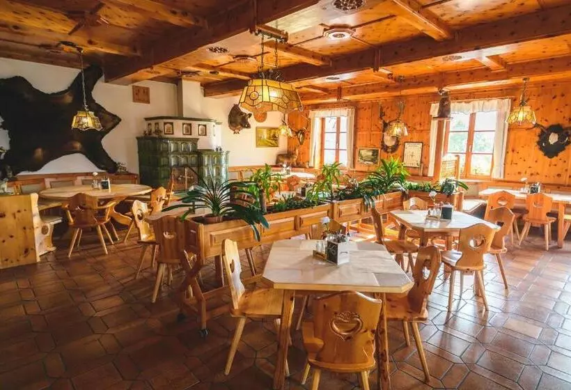ホテル Gasthof Zum Jägerwirt