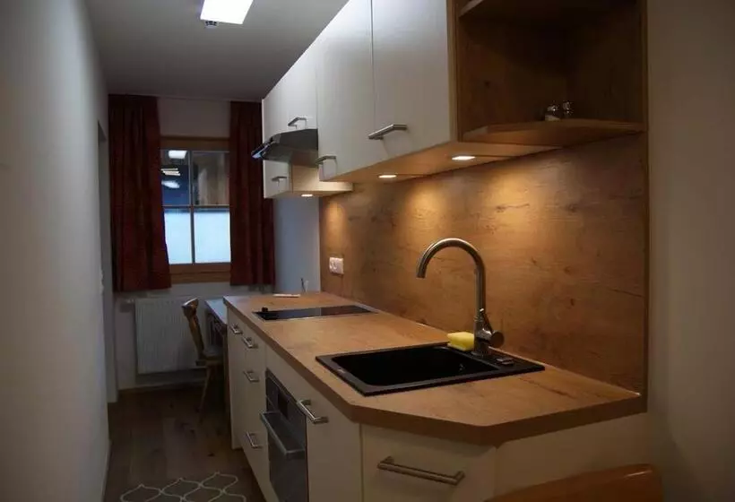 Hotelli Gästehaus Obererlacher