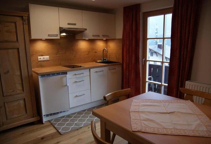 ホテル Gästehaus Obererlacher