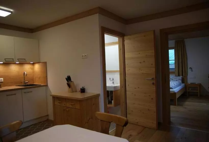 Hotelli Gästehaus Obererlacher