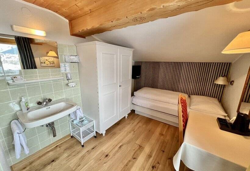 ホテル Haus Schrofenstein