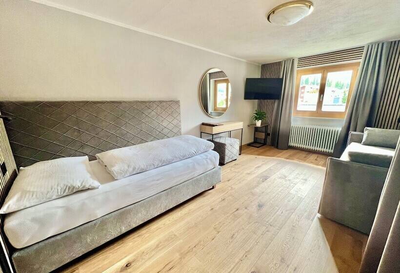 ホテル Haus Schrofenstein