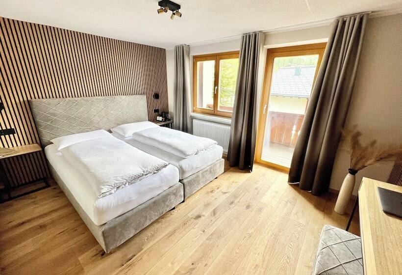 ホテル Haus Schrofenstein