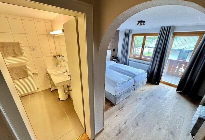 ホテル Haus Schrofenstein