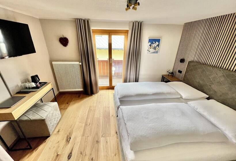 ホテル Haus Schrofenstein