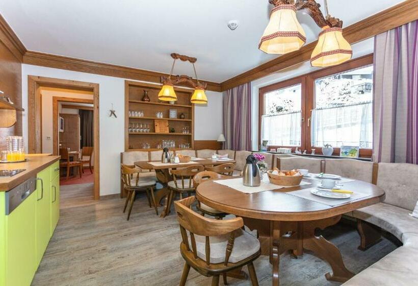 ホテル Hölzl Bed & Breakfast