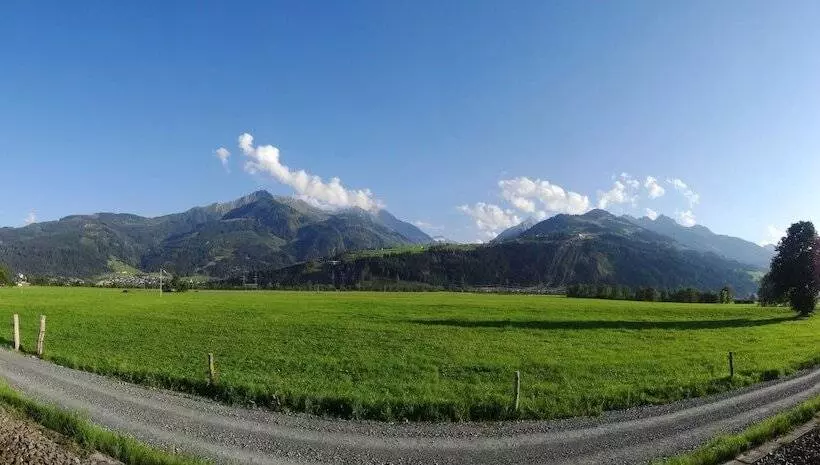 ホテル Pension Oberbräu