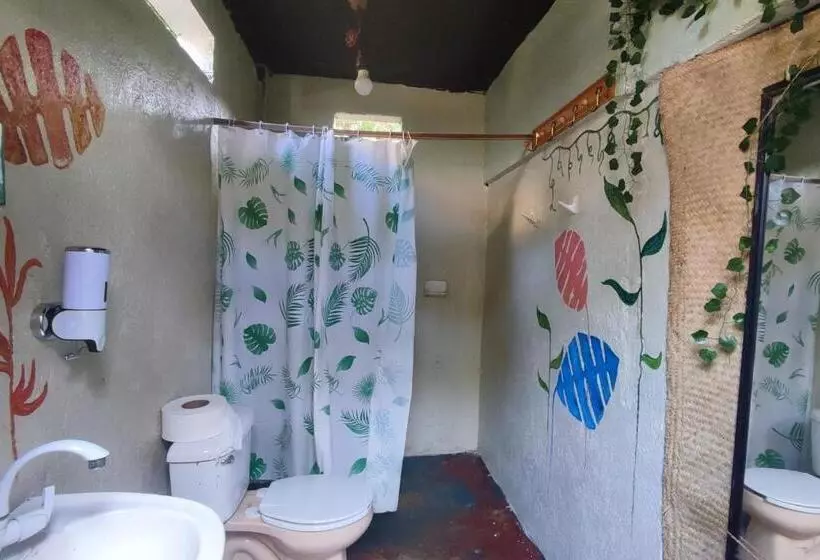 ユースホステル Hostal La Buena Vida
