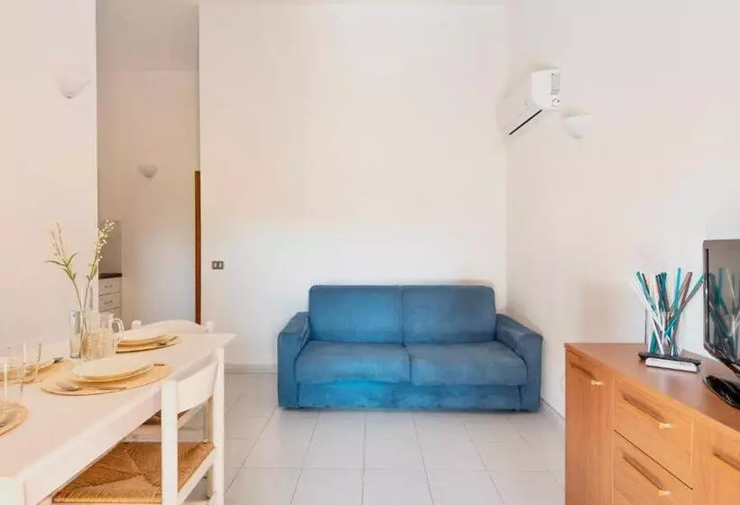 Apartments With Air Conditioning And Private Outdoor Area In The Center Of San Teodoro