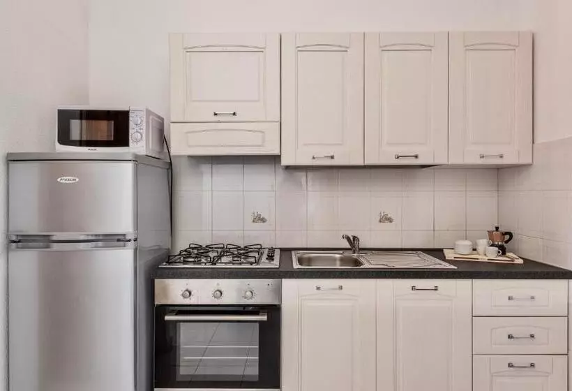 Apartments With Air Conditioning And Private Outdoor Area In The Center Of San Teodoro