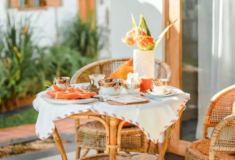 Aamiaismajoitus (B&B) Emel S Retreat By Tropical Magnum   Luxury Boutique Villa