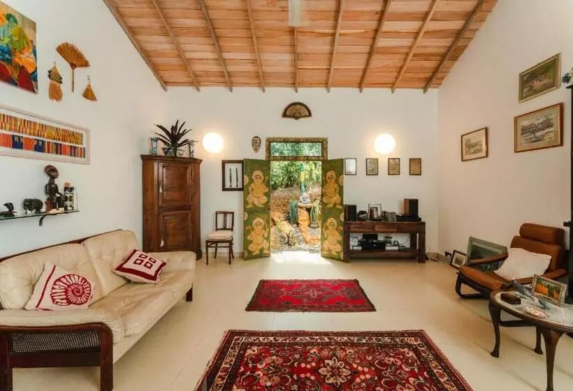 Aamiaismajoitus (B&B) Emel S Retreat By Tropical Magnum   Luxury Boutique Villa