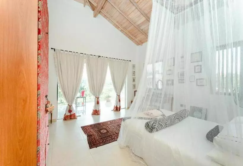 Aamiaismajoitus (B&B) Emel S Retreat By Tropical Magnum   Luxury Boutique Villa