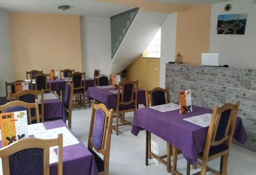 Hostel Ora