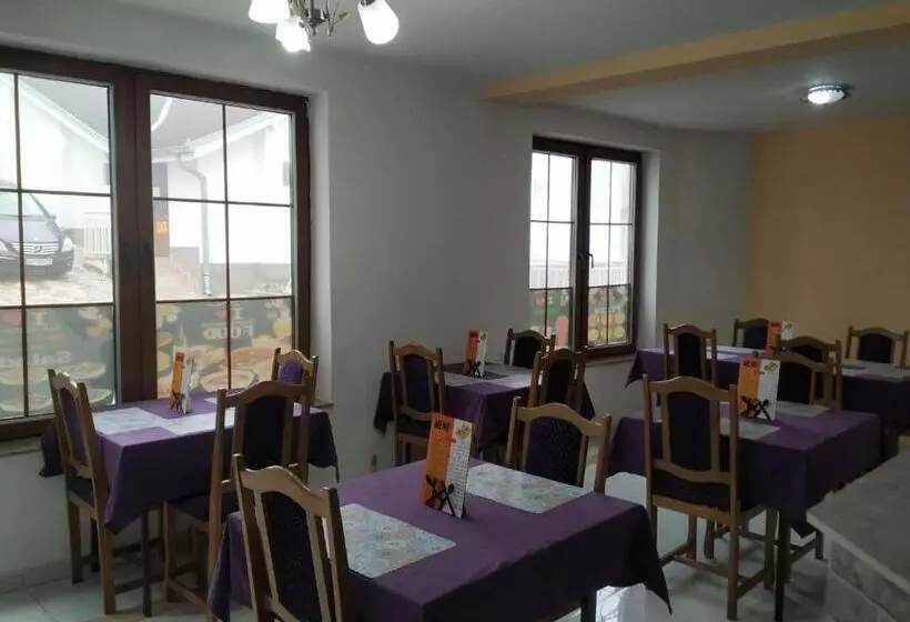 Hostel Ora