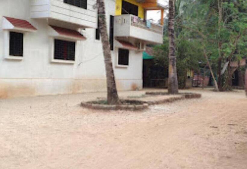 Отель Aaichchha Nyahari Niwas Malvan