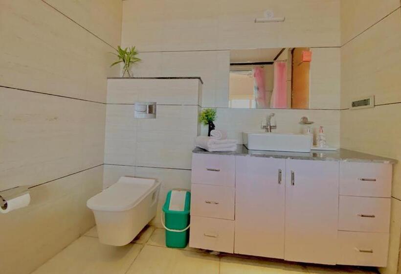 فندق Barog Hill Top Inn