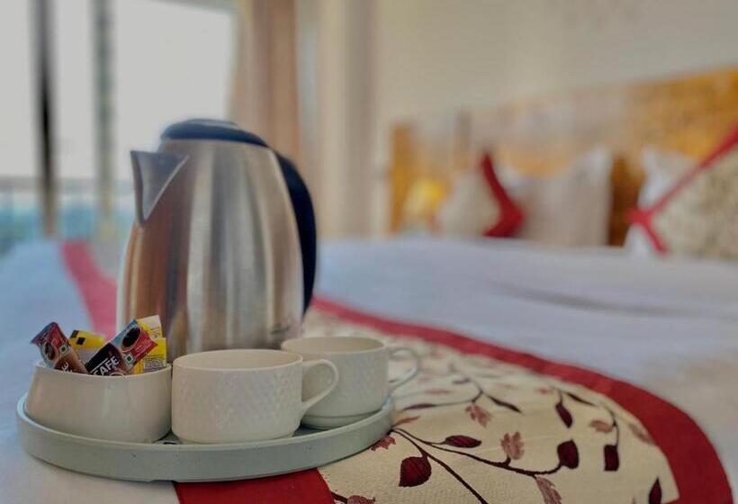 فندق Barog Hill Top Inn