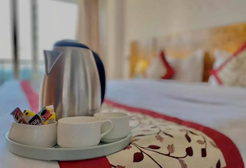Hotelli Barog Hill Top Inn