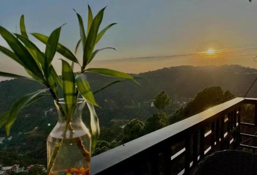 Hotelli Barog Hill Top Inn