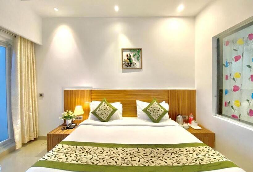 فندق Barog Hill Top Inn