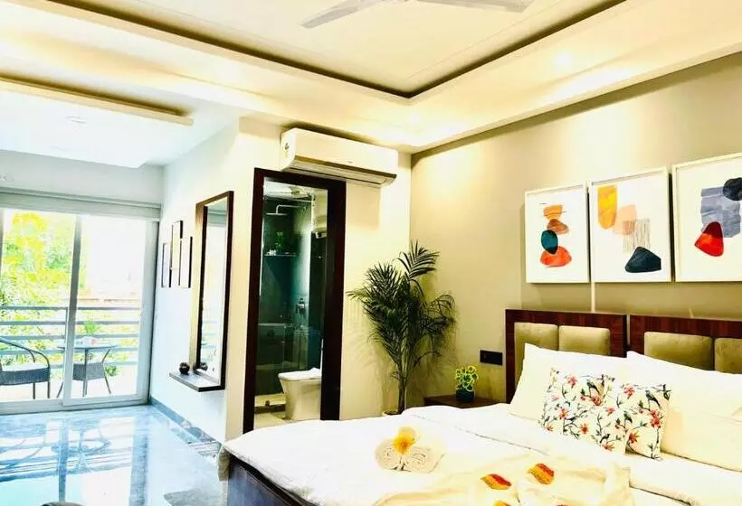 ホテル Bluo Studio1 Dlf Cybercity   Balcony, Gym Tt, Lift
