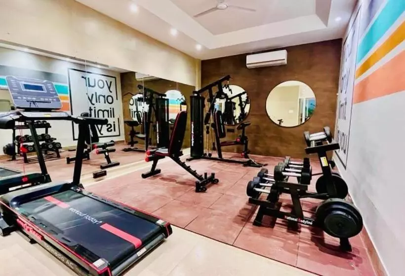 ホテル Bluo Studio1 Dlf Cybercity   Balcony, Gym Tt, Lift