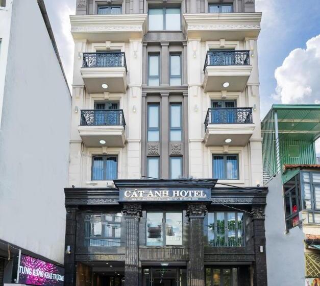 هتل Cát Anh
