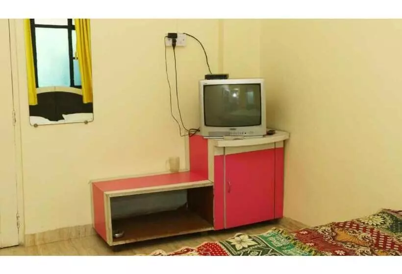 ホテル Geeta Lodge, Solapur