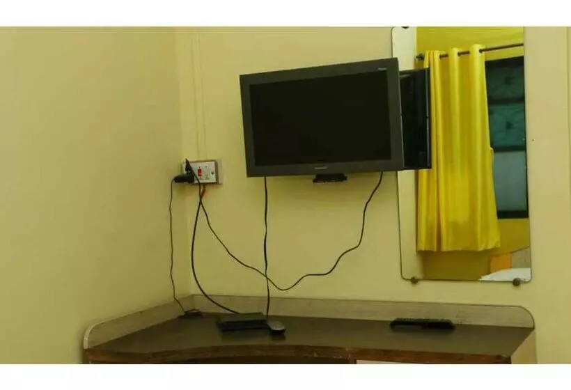 ホテル Geeta Lodge, Solapur