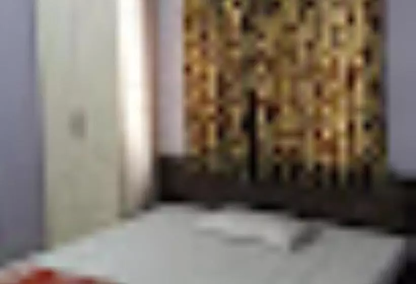 ホテル Kaka Recidency Jalgaon