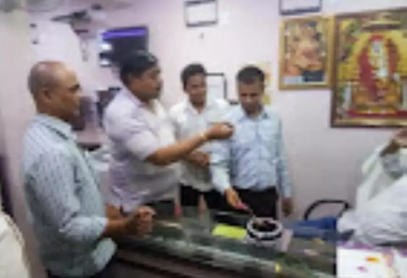 ホテル Kaka Recidency Jalgaon