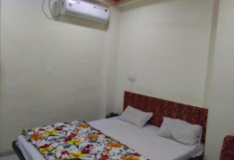 فندق Raj Residency Jalgaon