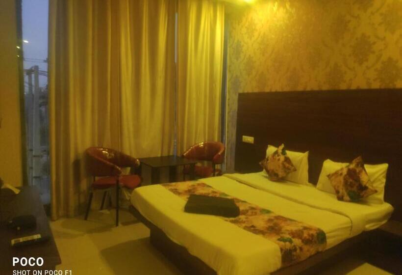 هتل The Pearl Grand   Top Rated ! Most Awarded ! Parking ! Lift ! Luxury Rooms ! Best Selling