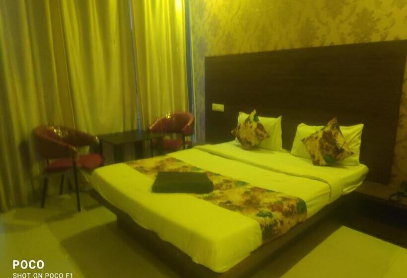 هتل The Pearl Grand   Top Rated ! Most Awarded ! Parking ! Lift ! Luxury Rooms ! Best Selling