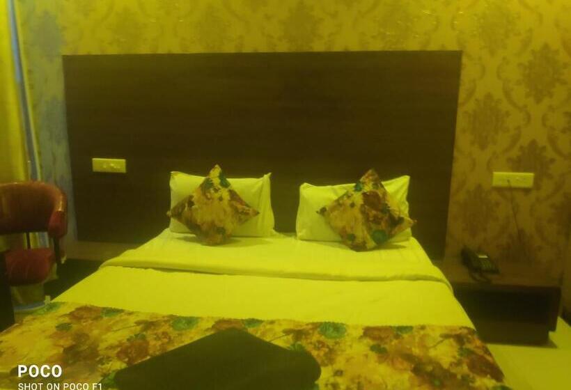 هتل The Pearl Grand   Top Rated ! Most Awarded ! Parking ! Lift ! Luxury Rooms ! Best Selling