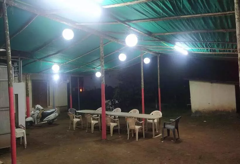 ホテル Subham Holidays Homes