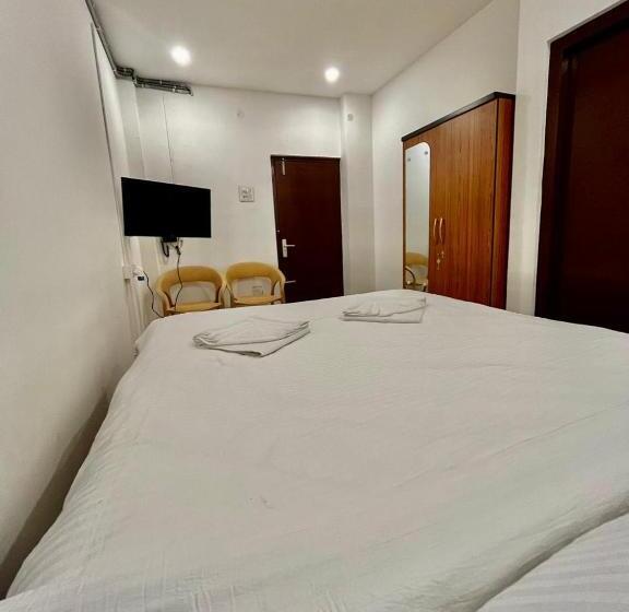 Hotel Collection O The Oviya Grand