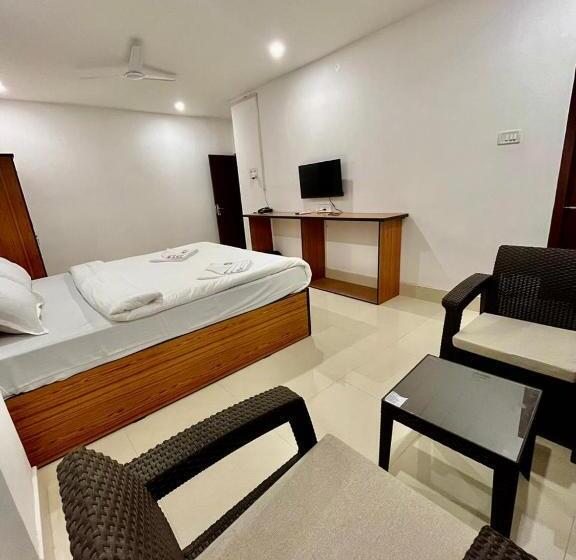 Hotel Collection O The Oviya Grand